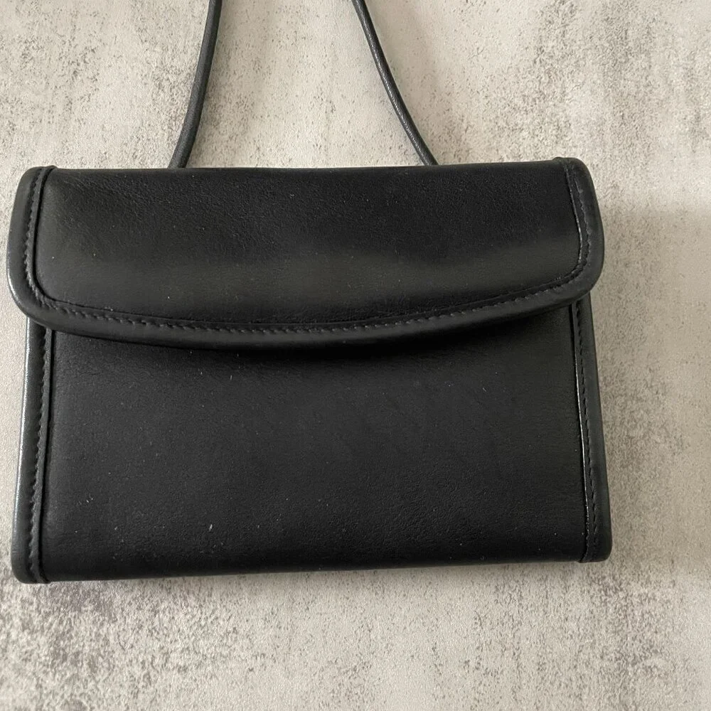 Coach Vintage Black Leather Swing Trifold Crossbody Snap Close Wallet Bag 4843
